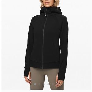 black LULULEMON zip up